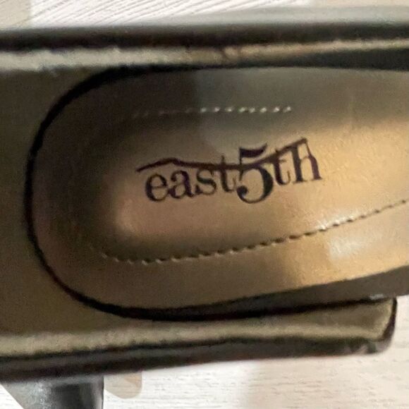 East 5th Street Dorsay Stilleto Pumps - Picture 11 of 12